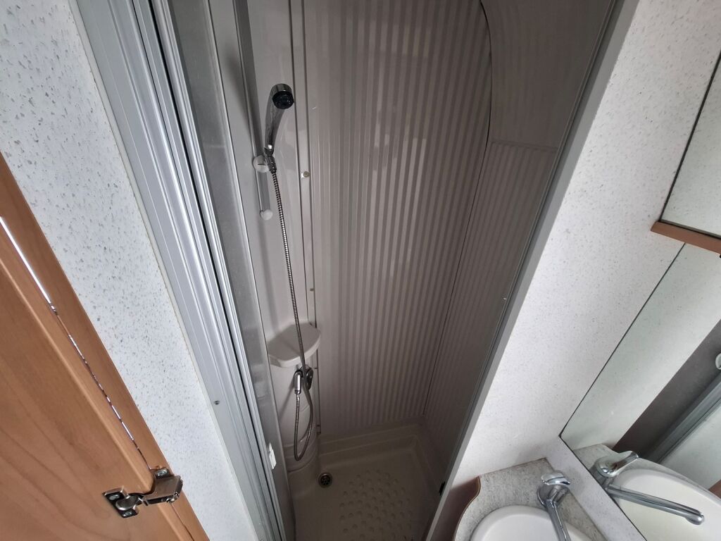 Bürstner A 530 2003 Valkoinen