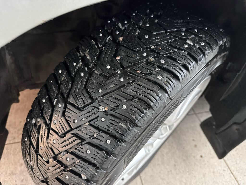 Toyota Avensis 2009 Harmaa