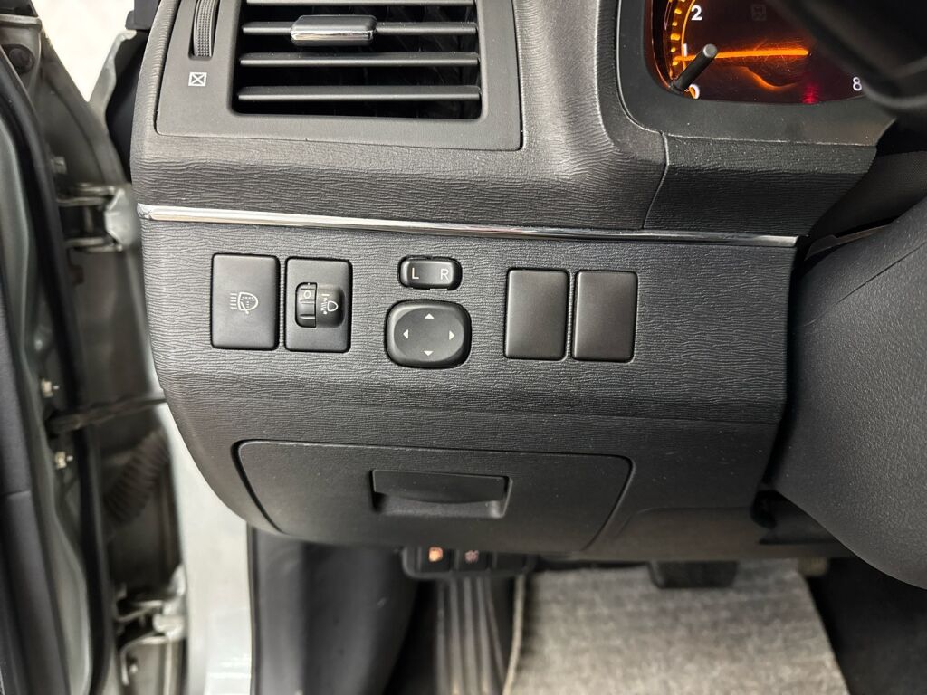 Toyota Avensis 2009 Harmaa