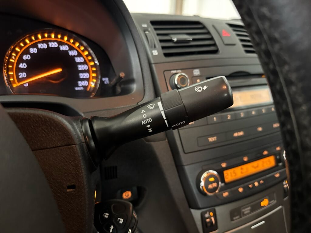 Toyota Avensis 2009 Harmaa