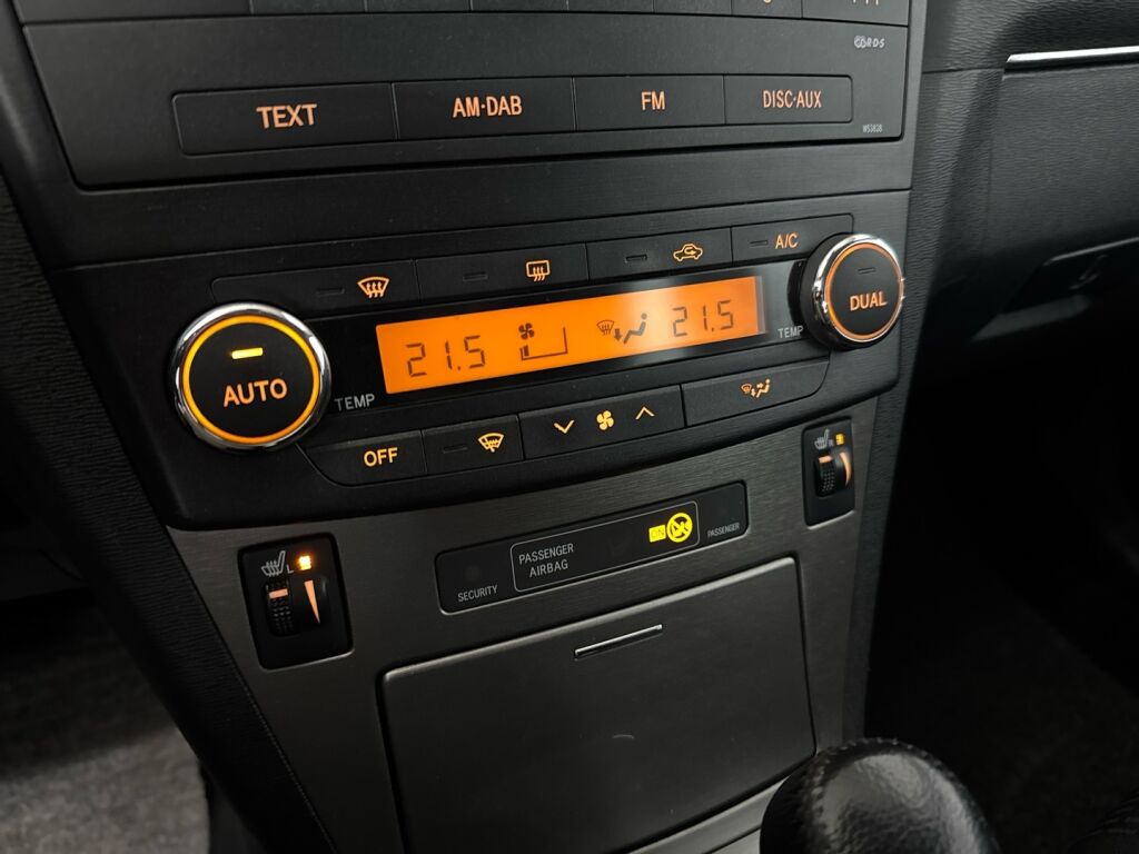 Toyota Avensis 2009 Harmaa