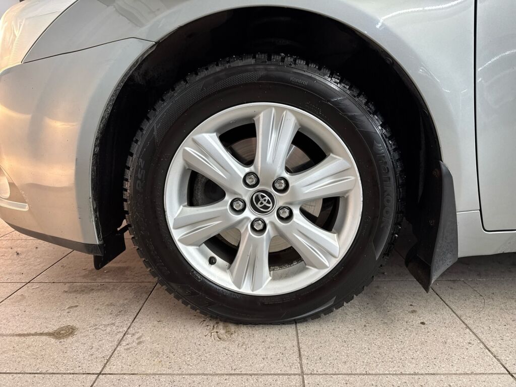 Toyota Avensis 2009 Harmaa