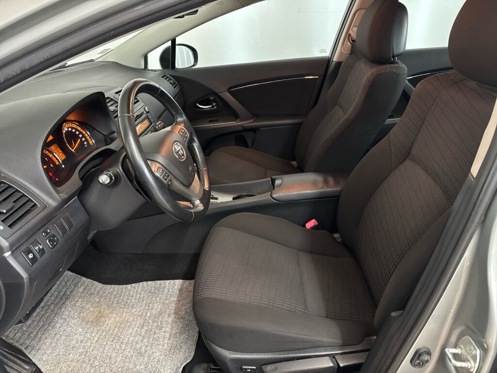 Toyota Avensis 2009 Harmaa