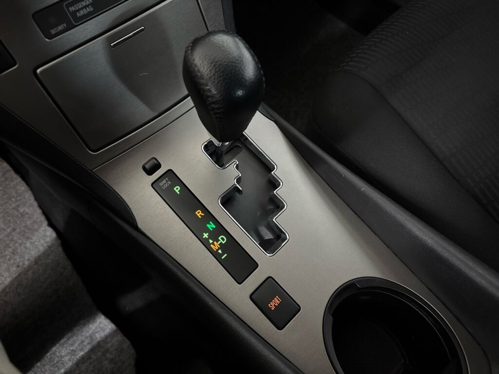 Toyota Avensis 2009 Harmaa