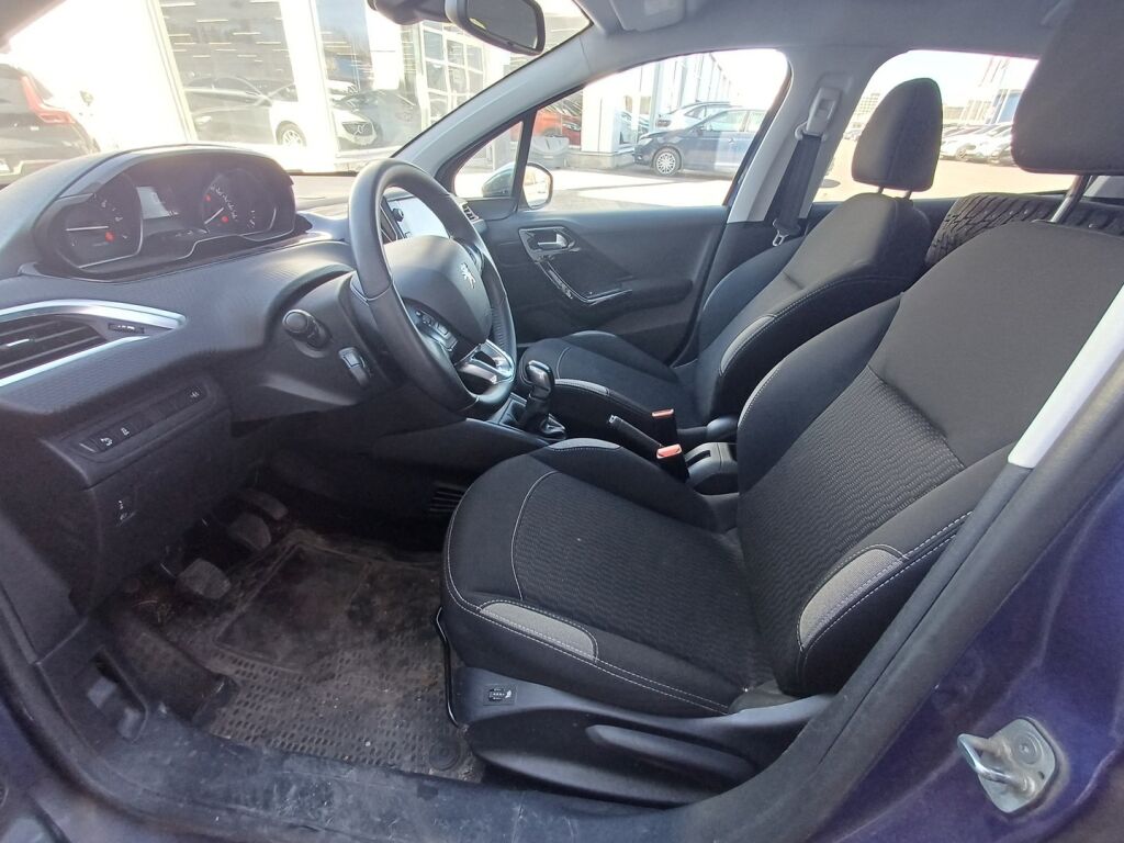 Peugeot 208 2016 Sininen