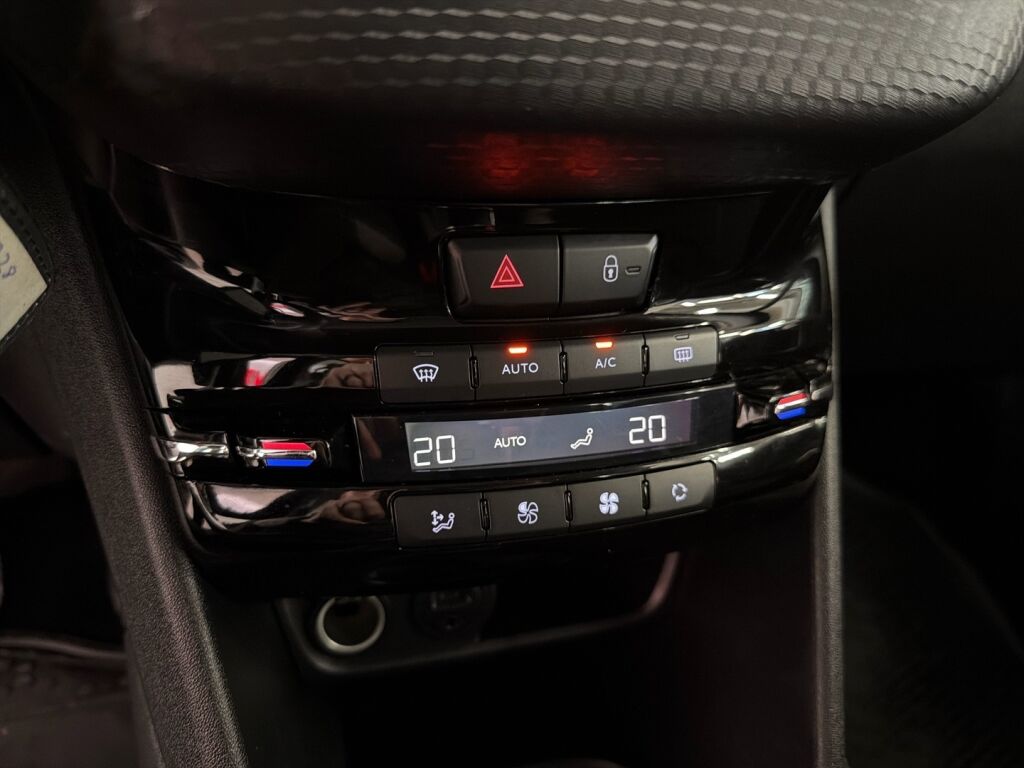 Peugeot 208 2016 Sininen