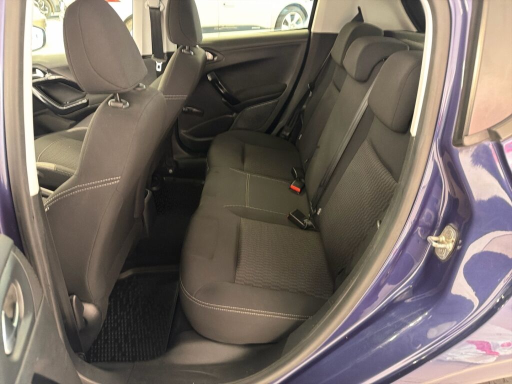 Peugeot 208 2016 Sininen