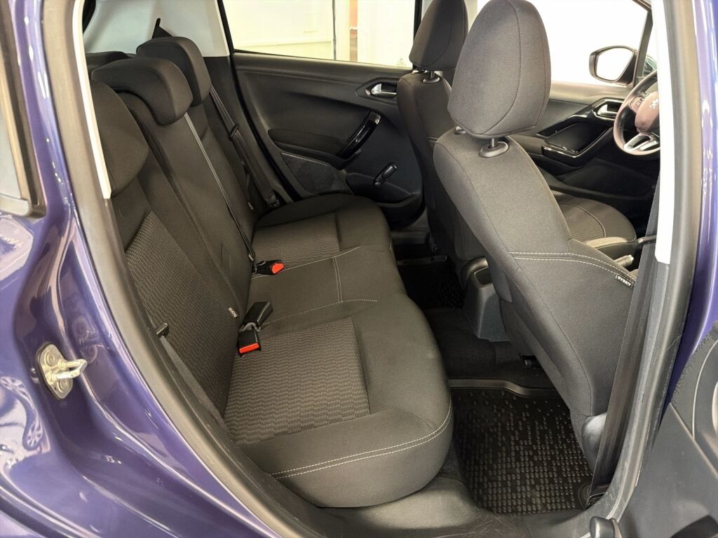 Peugeot 208 2016 Sininen