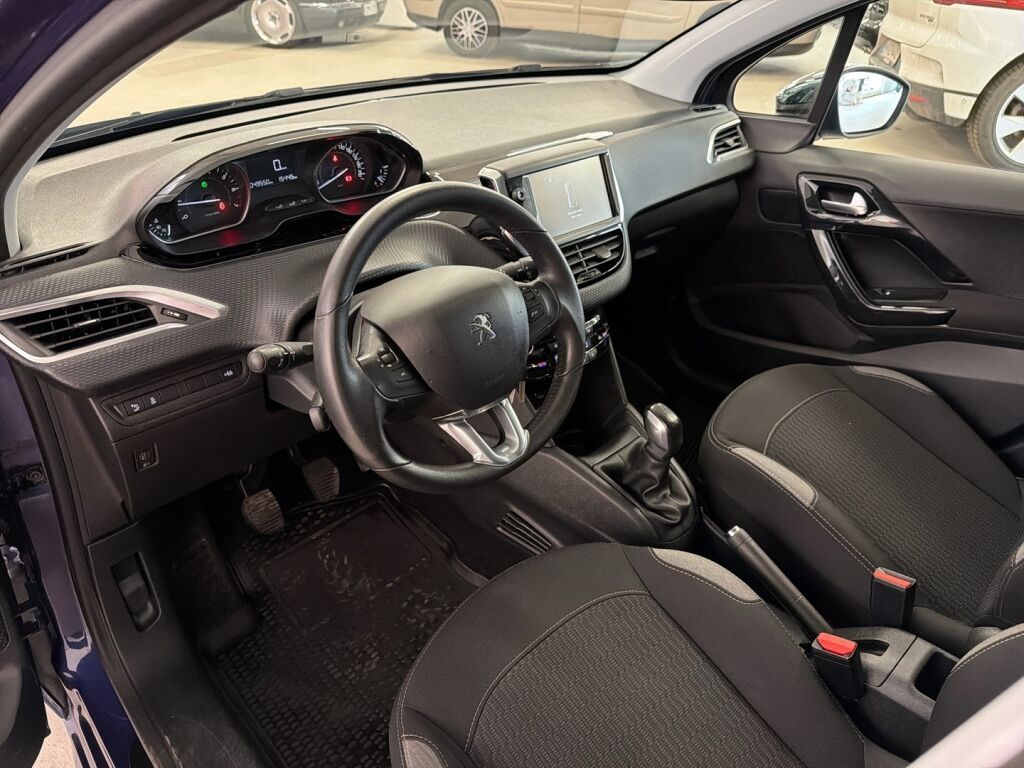 Peugeot 208 2016 Sininen
