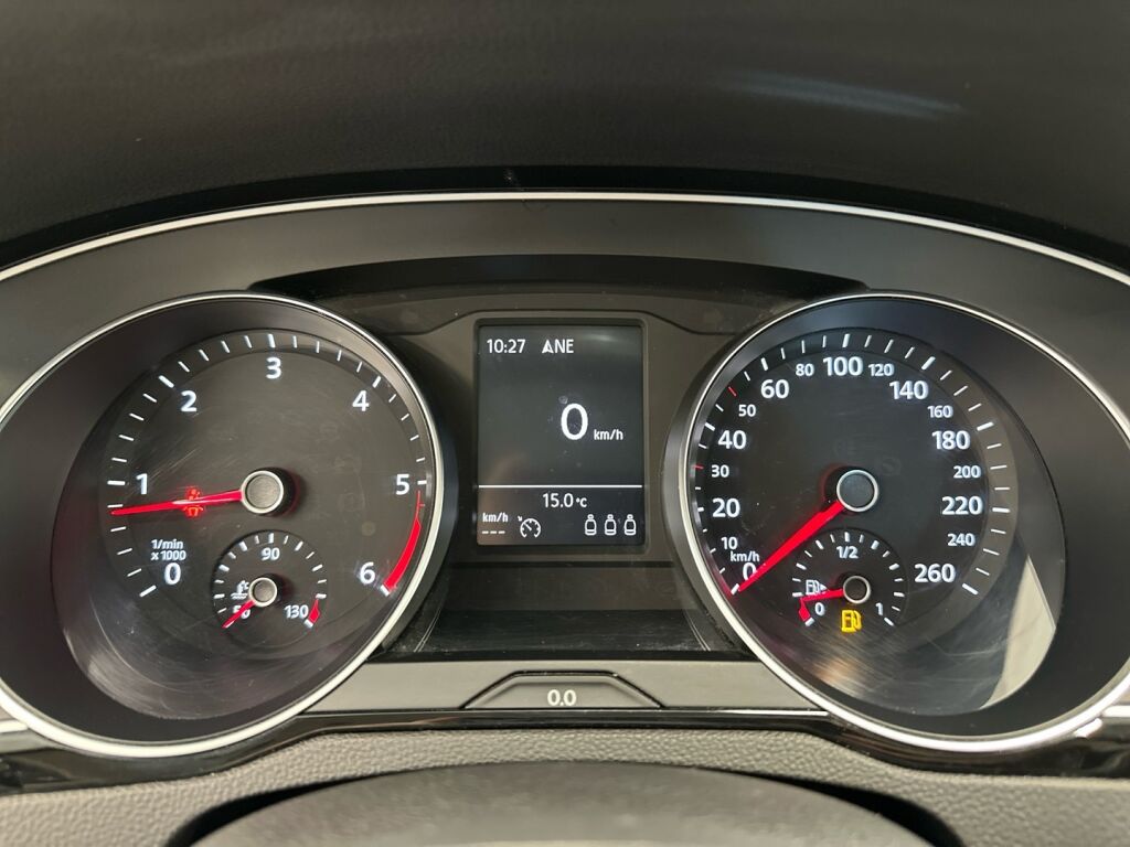 Volkswagen Passat 2016 Musta