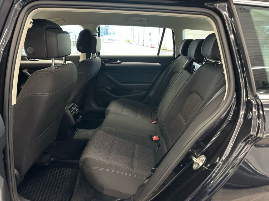 Volkswagen Passat 2016 Musta