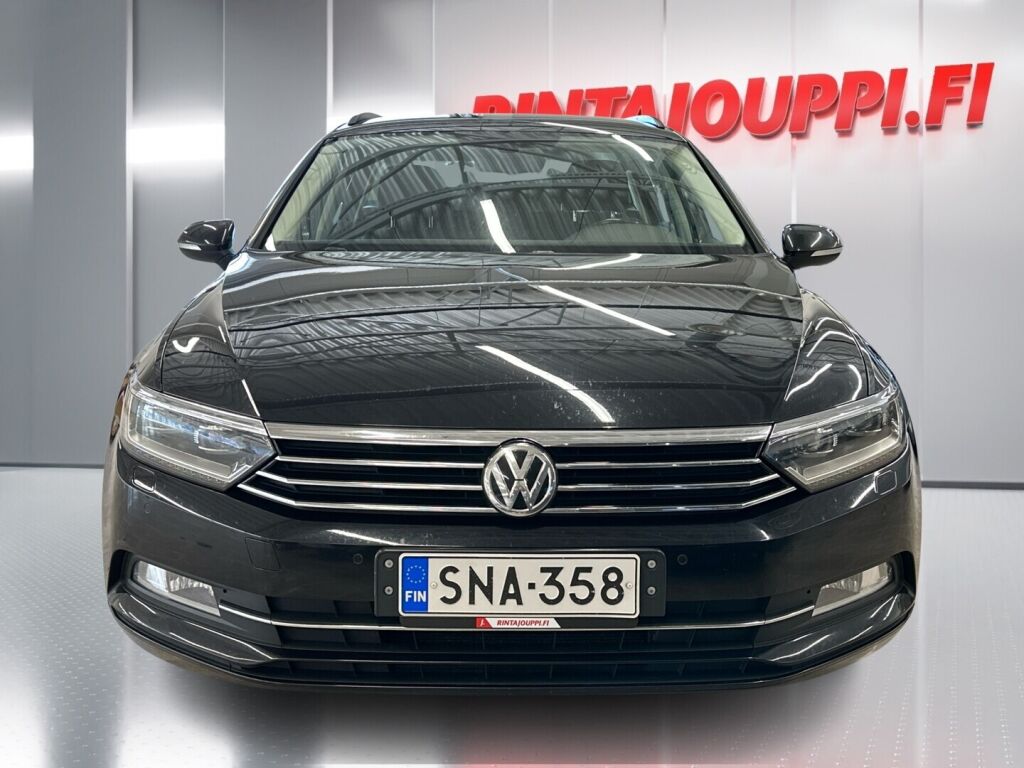 Volkswagen Passat 2016 Musta