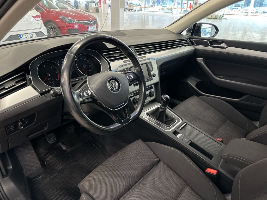 Volkswagen Passat 2016 Musta