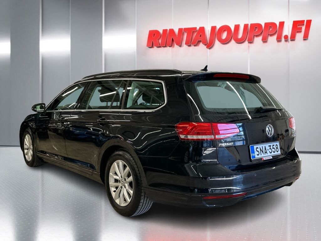 Volkswagen Passat 2016 Musta