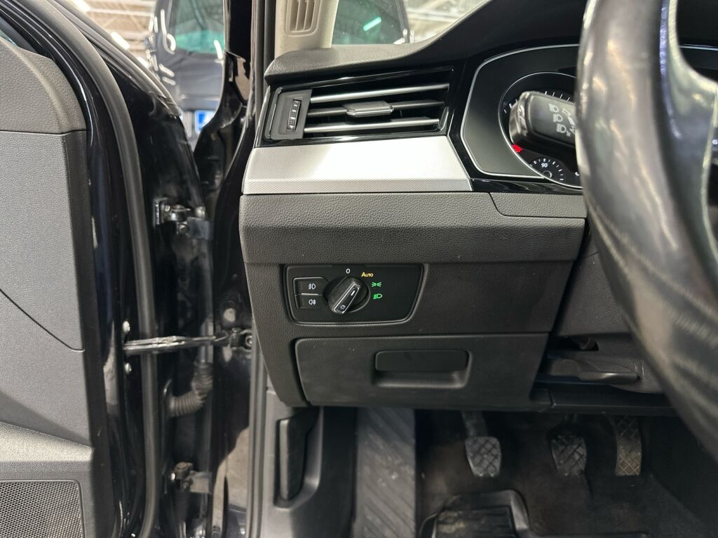 Volkswagen Passat 2016 Musta