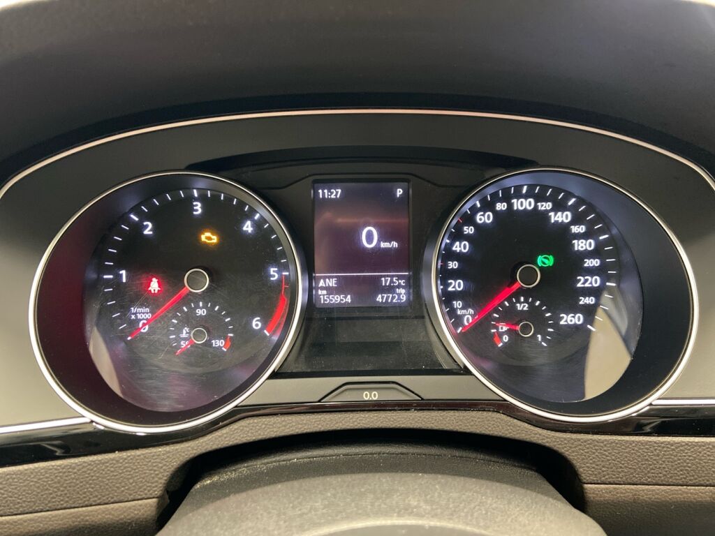 Volkswagen Passat 2016 Keltainen