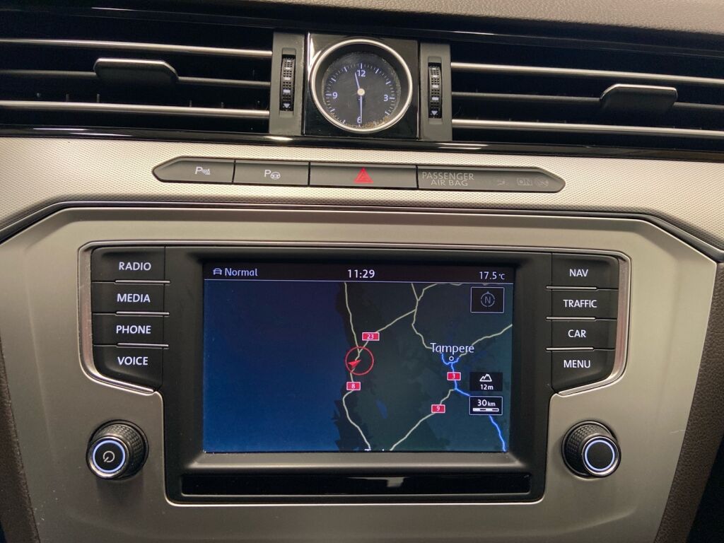 Volkswagen Passat 2016 Keltainen