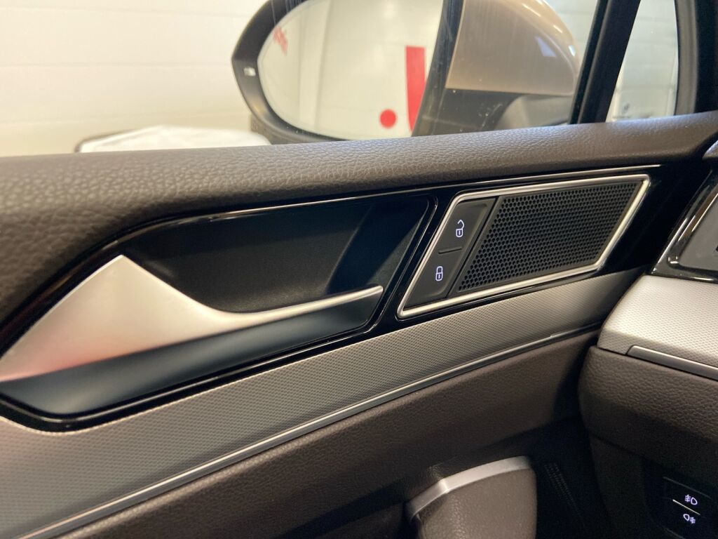 Volkswagen Passat 2016 Keltainen