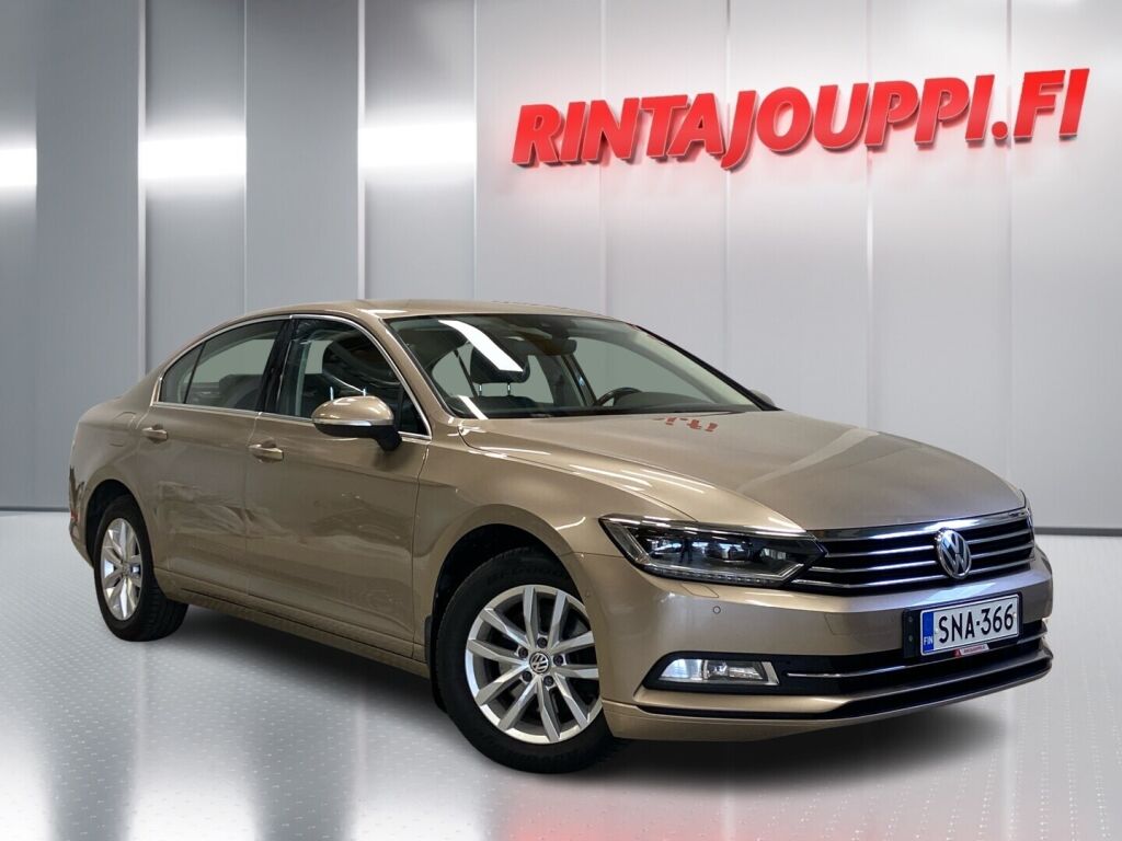 Volkswagen Passat 2016 Keltainen