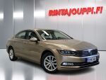 Volkswagen Passat 2016 Keltainen
