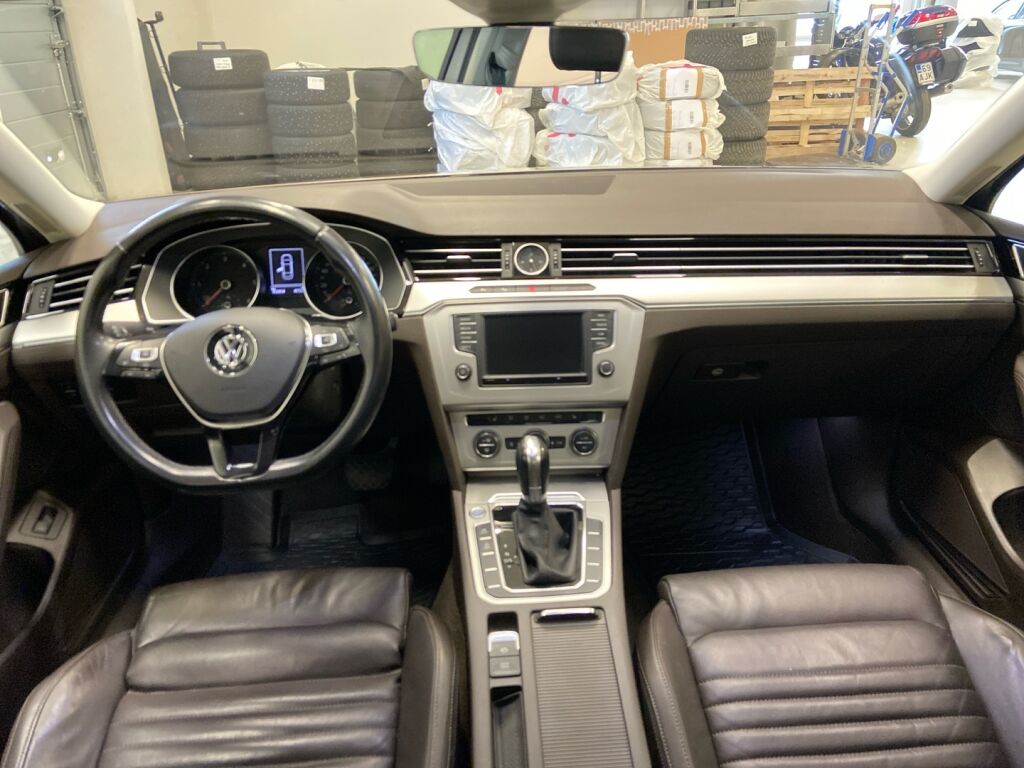 Volkswagen Passat 2016 Keltainen