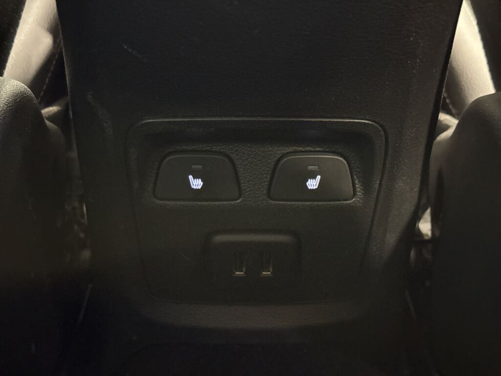 Opel Astra 2016 Punainen