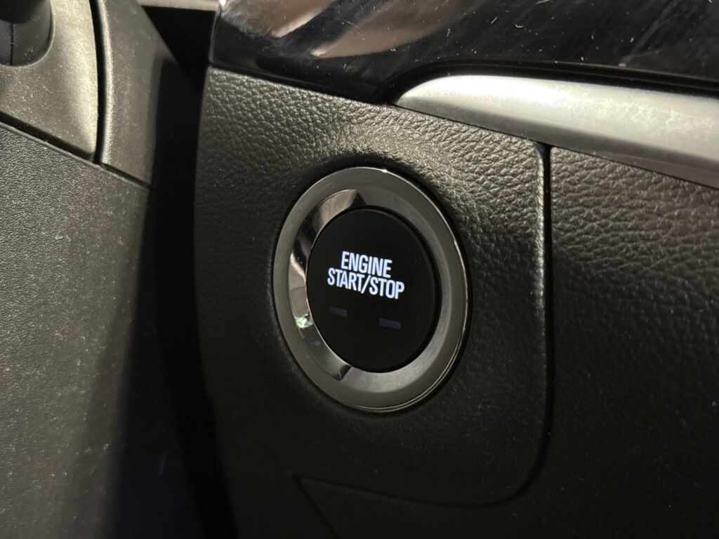 Opel Astra 2016 Punainen