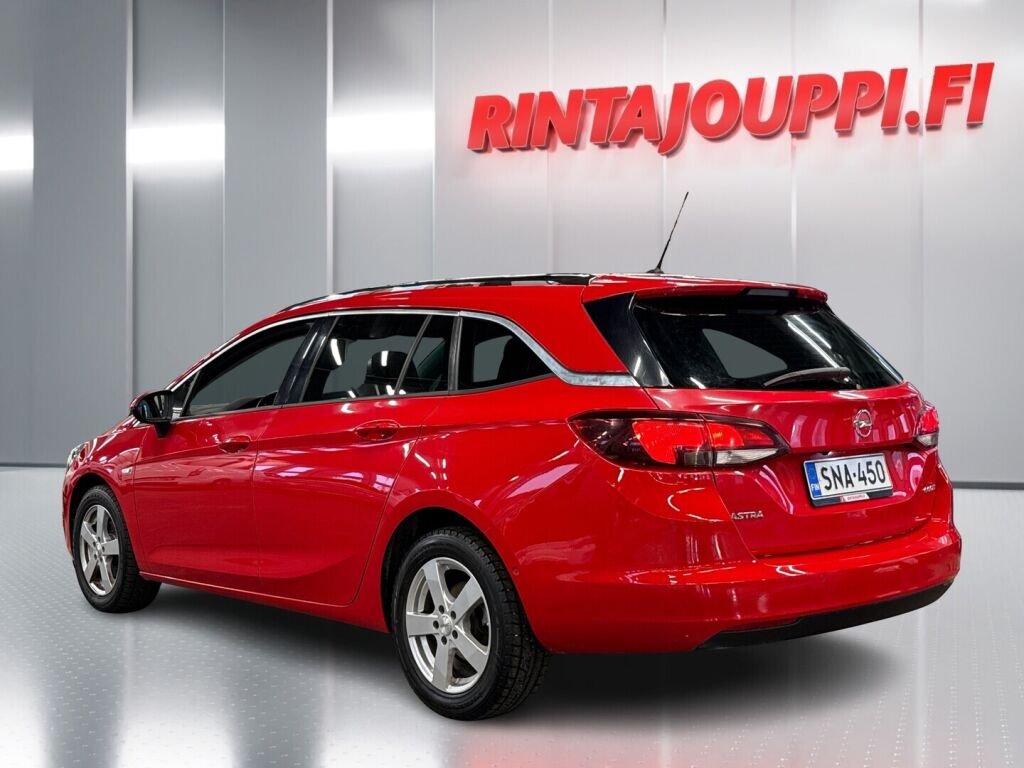 Opel Astra 2016 Punainen