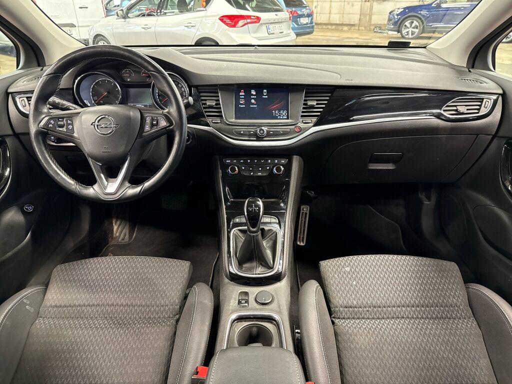 Opel Astra 2016 Punainen