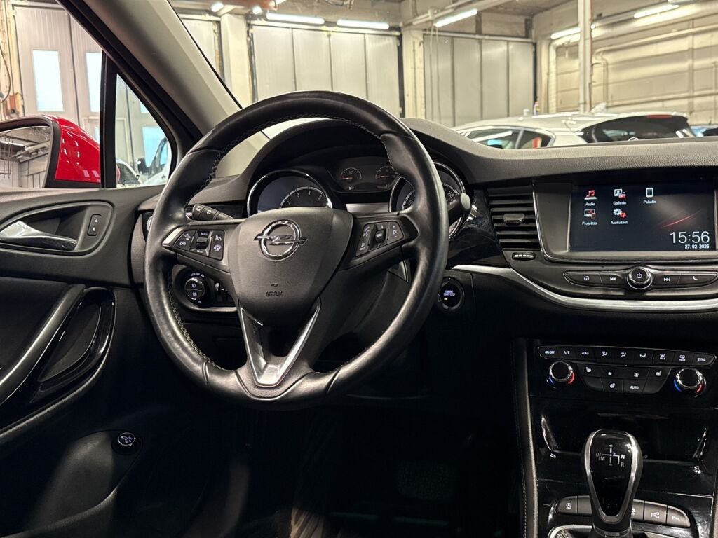 Opel Astra 2016 Punainen