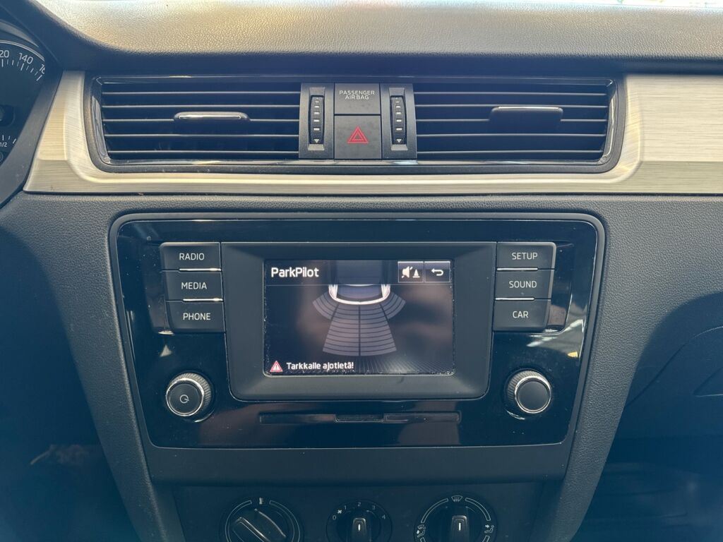 Skoda Rapid 2016 Punainen