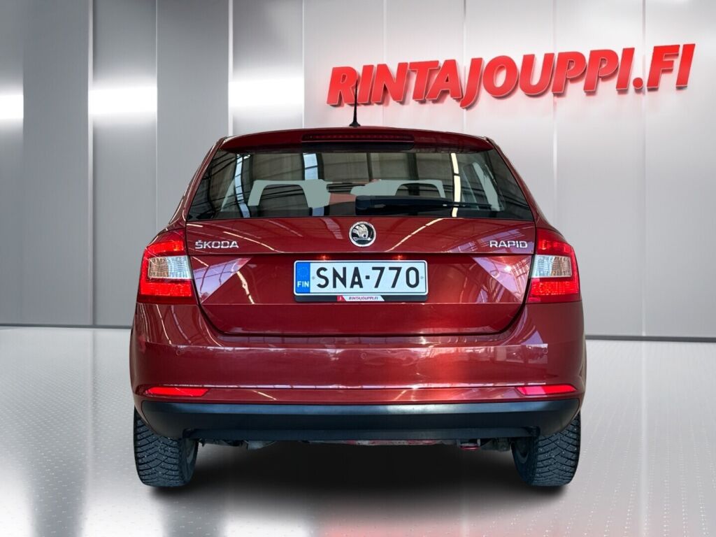 Skoda Rapid 2016 Punainen