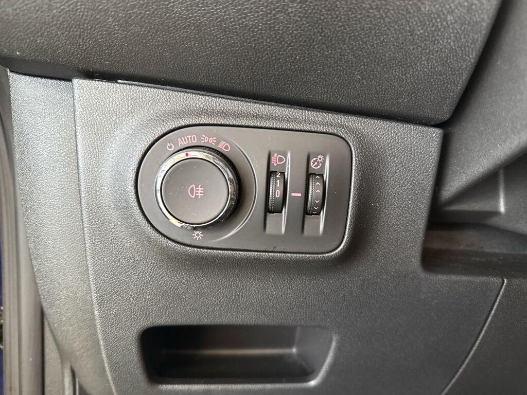 Opel Corsa 2016 Sininen