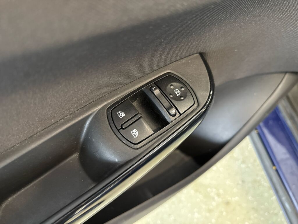 Opel Corsa 2016 Sininen