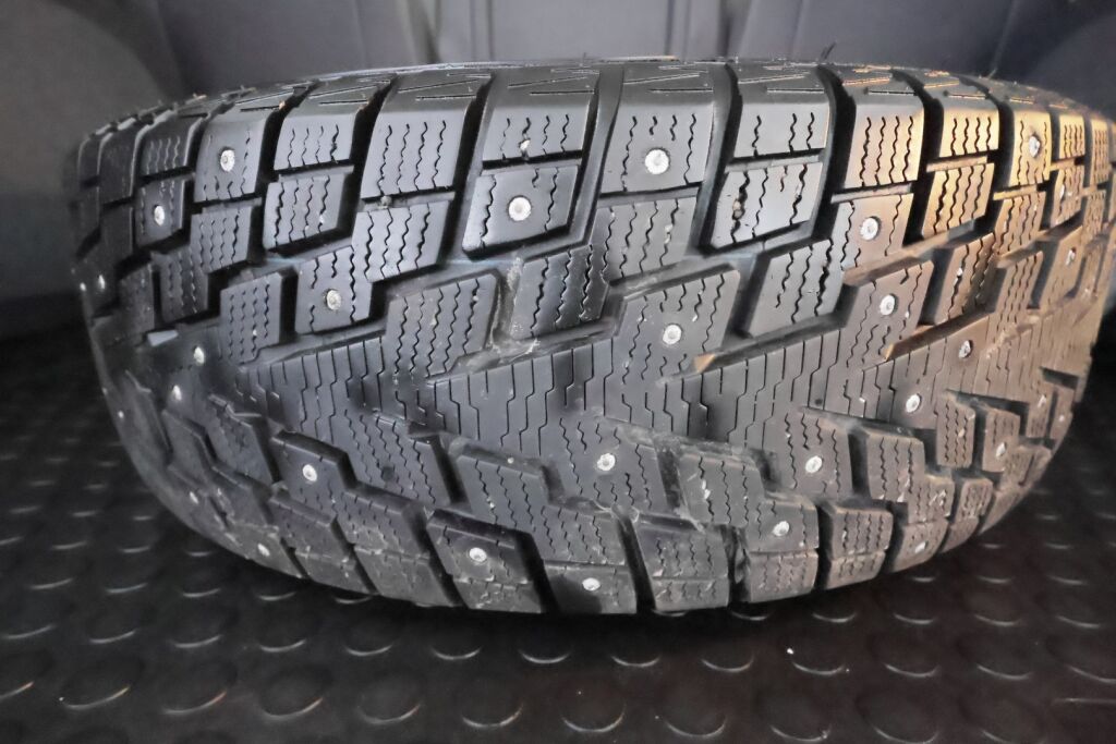 Volkswagen Touran 2011 Musta