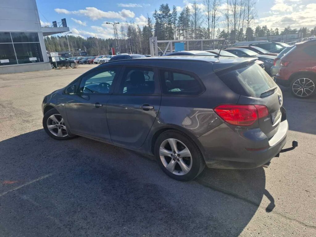 Opel Astra 2012 Harmaa
