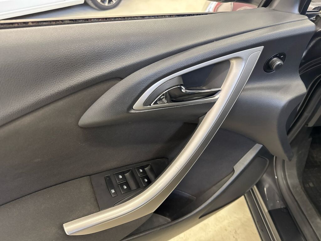 Opel Astra 2012 Harmaa