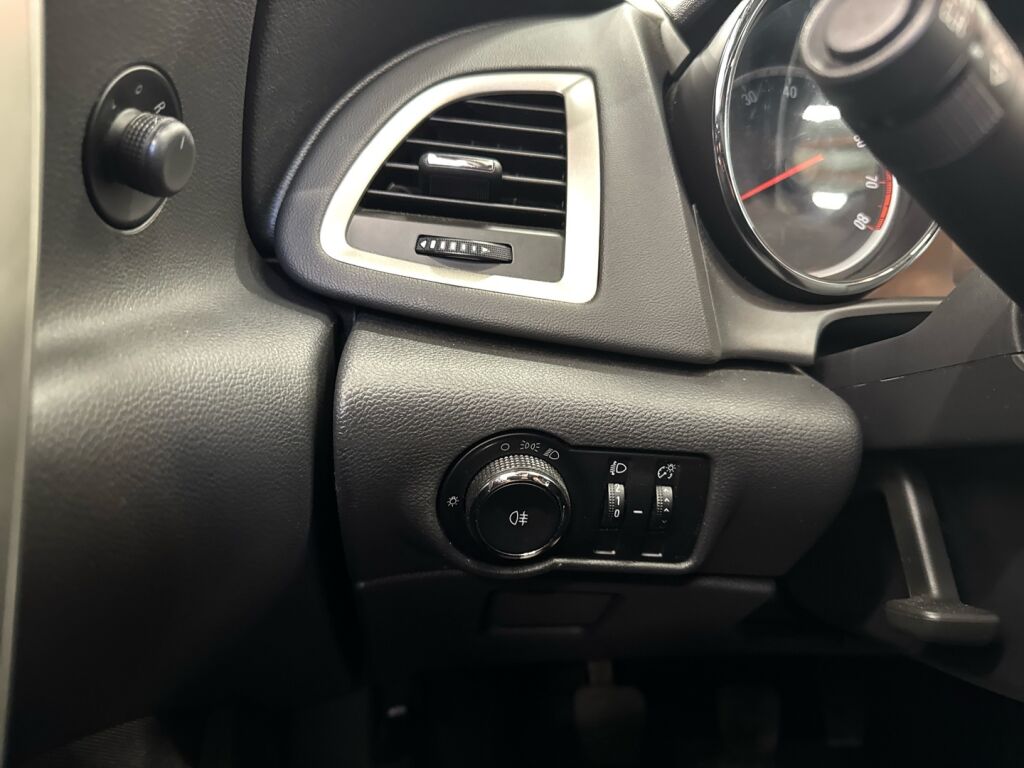 Opel Astra 2012 Harmaa