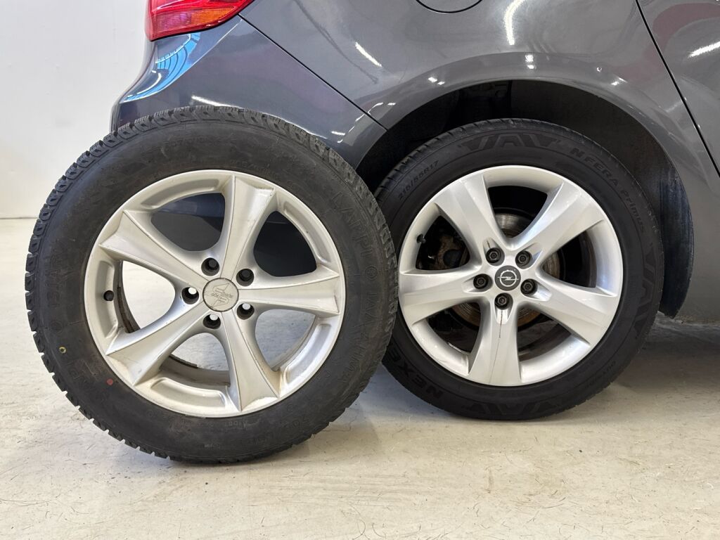 Opel Astra 2012 Harmaa