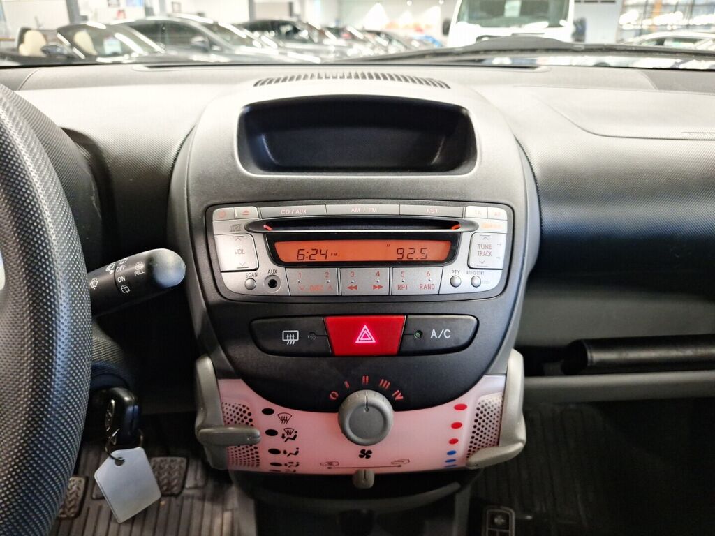 Toyota AYGO 2012 Harmaa