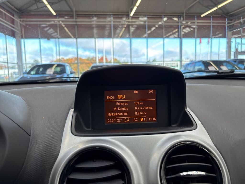 Opel Corsa 2012 Punainen