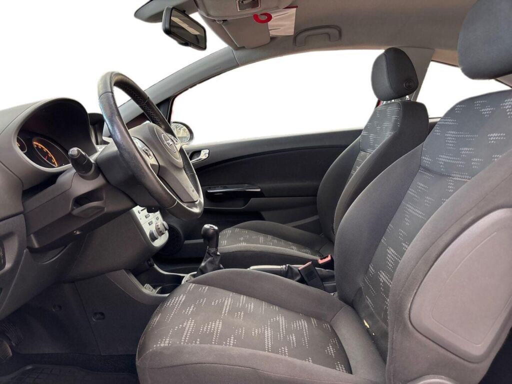 Opel Corsa 2012 Punainen