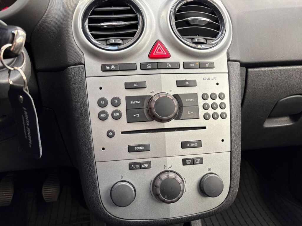 Opel Corsa 2012 Punainen