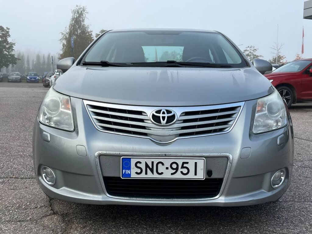 Toyota Avensis 2012 Harmaa