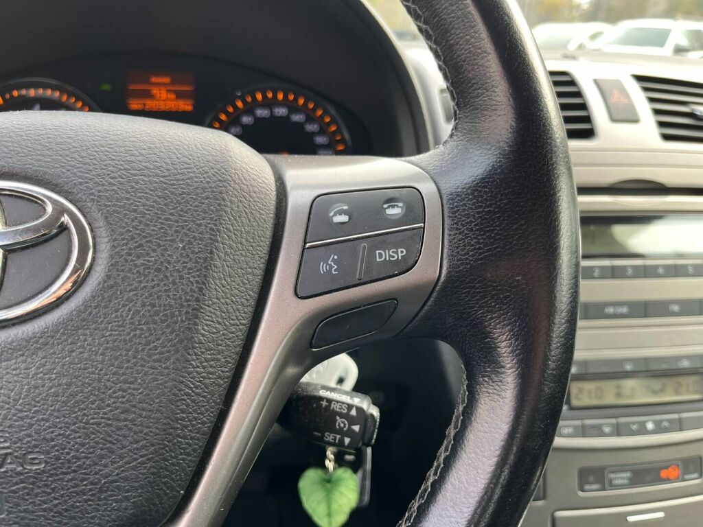 Toyota Avensis 2012 Harmaa