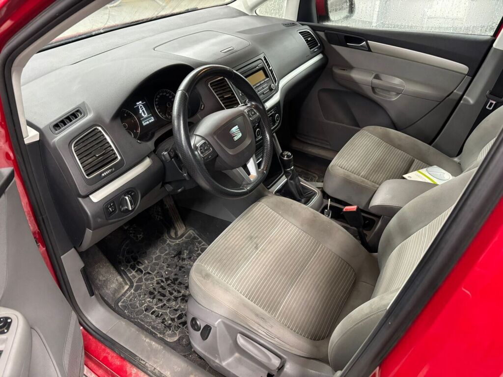 Seat Alhambra 2012 Punainen