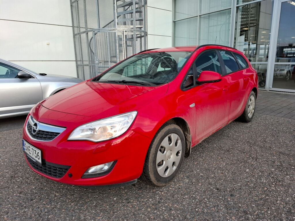 Opel Astra 2012 Punainen