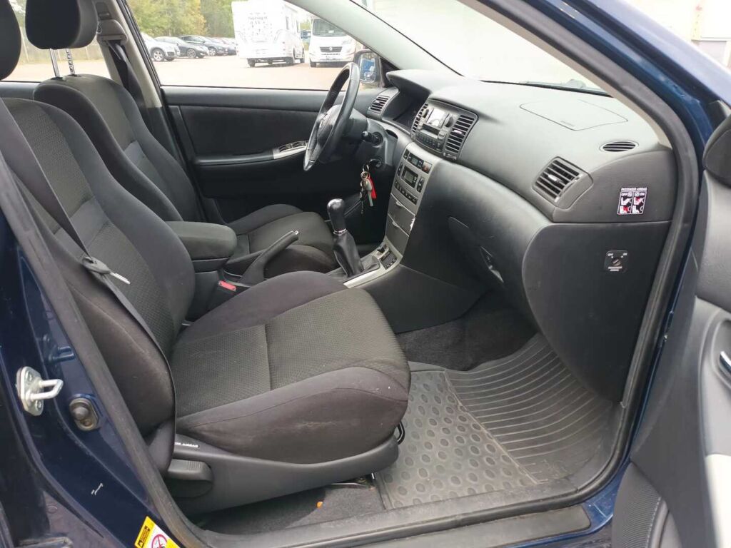 Toyota Corolla 2004 Sininen
