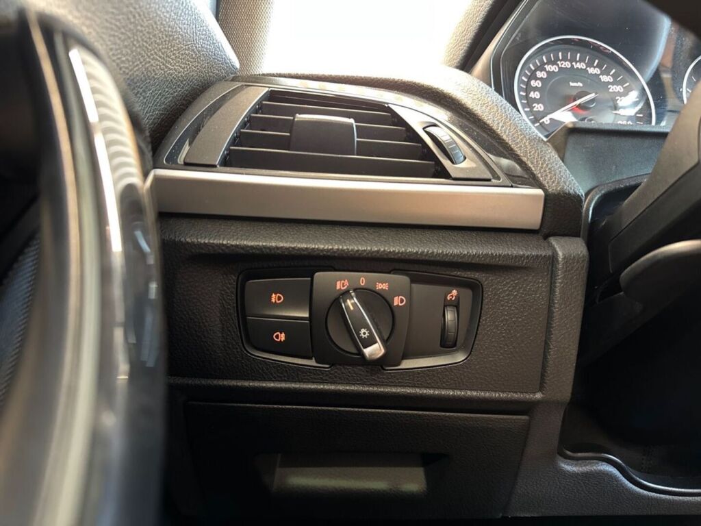BMW 120 2016 Sininen