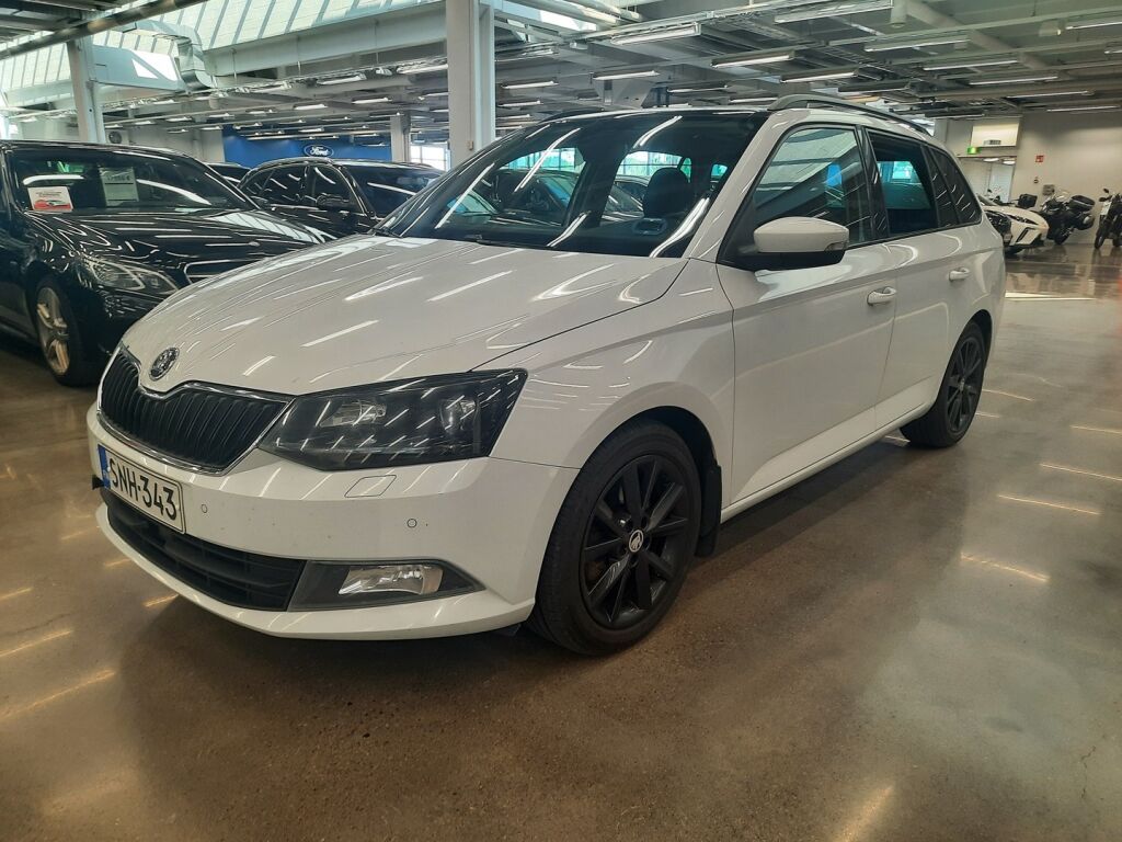 Skoda Fabia 2015 Valkoinen